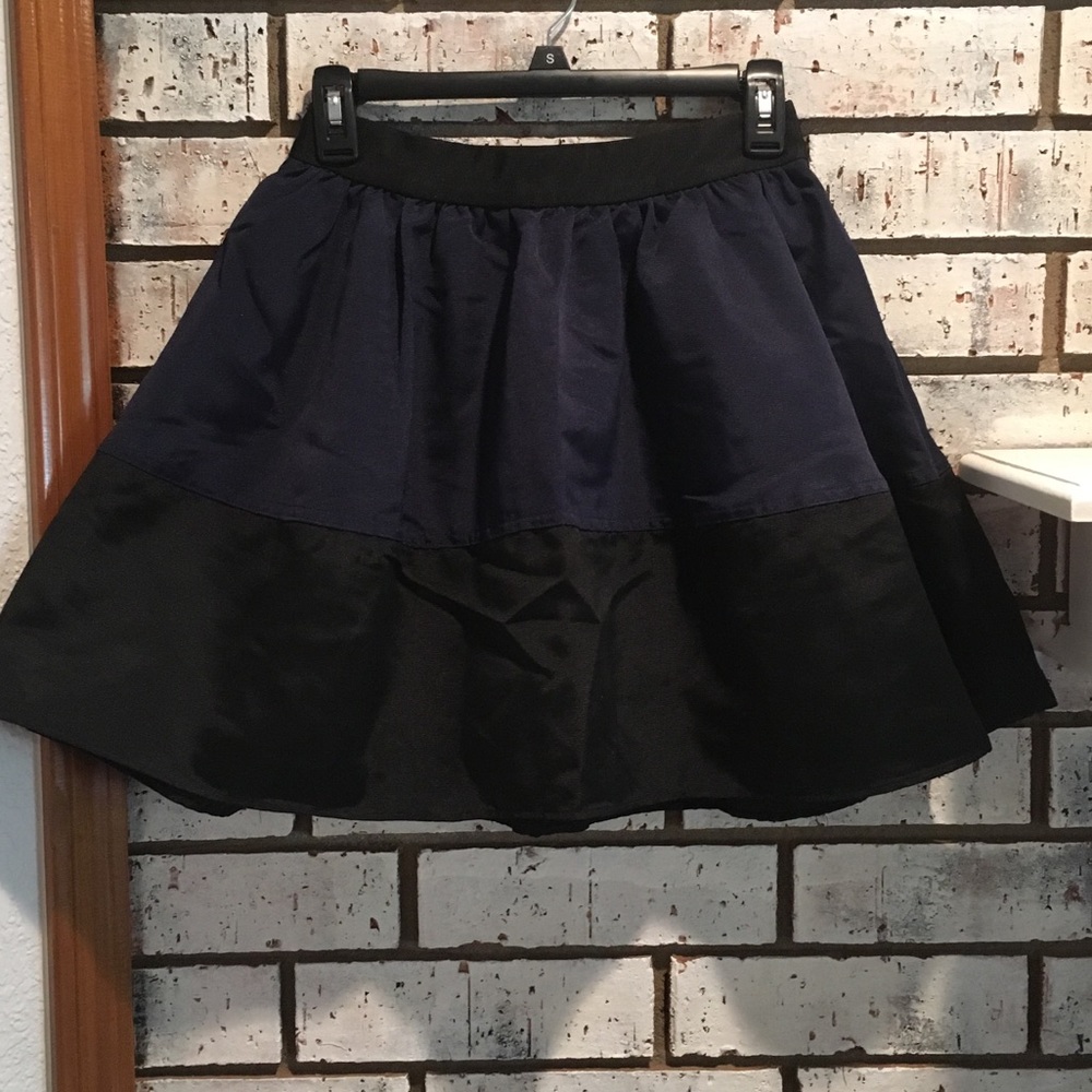 Express circle skirt with pockets.